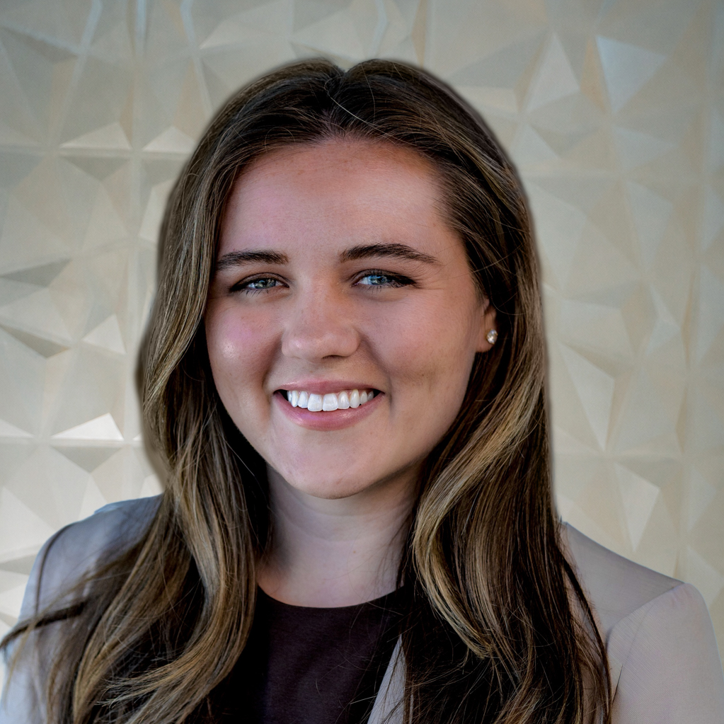 Eavan-Headshot---warmer